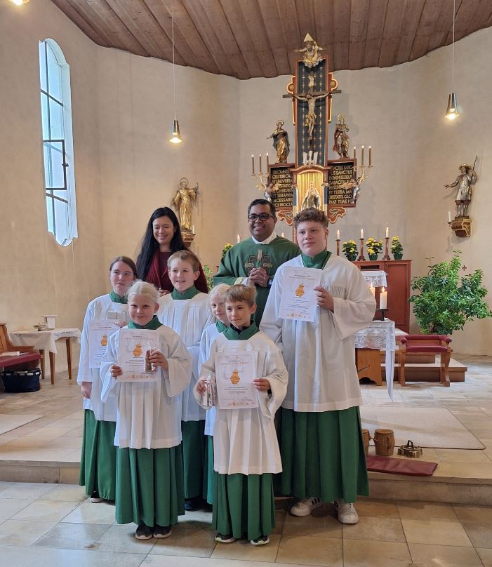 Verabschiedung und Aufnahme der Minis in Sibratshofen